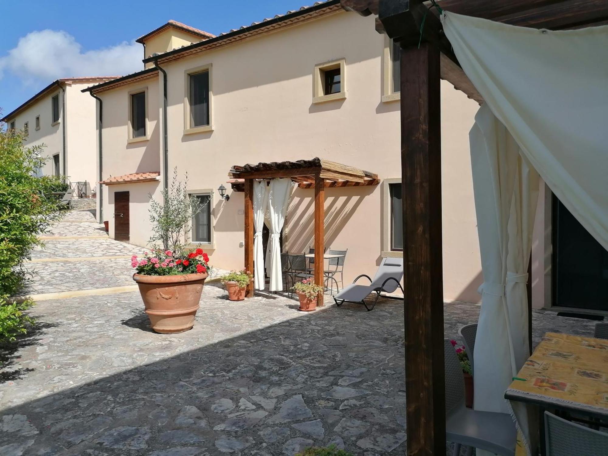 Residence Il Monastero Pomarance Εξωτερικό φωτογραφία